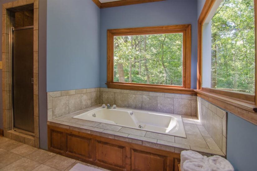 cost to expand bathroom