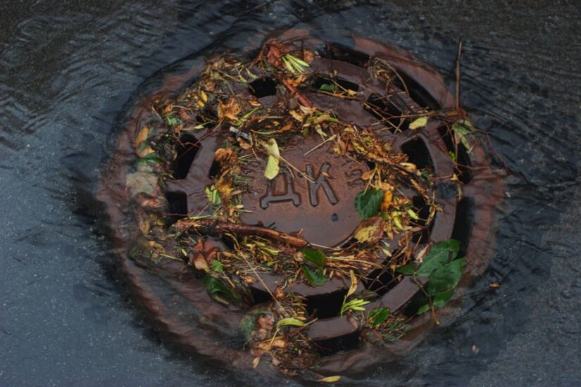 clogged main sewer line home plumbing backup