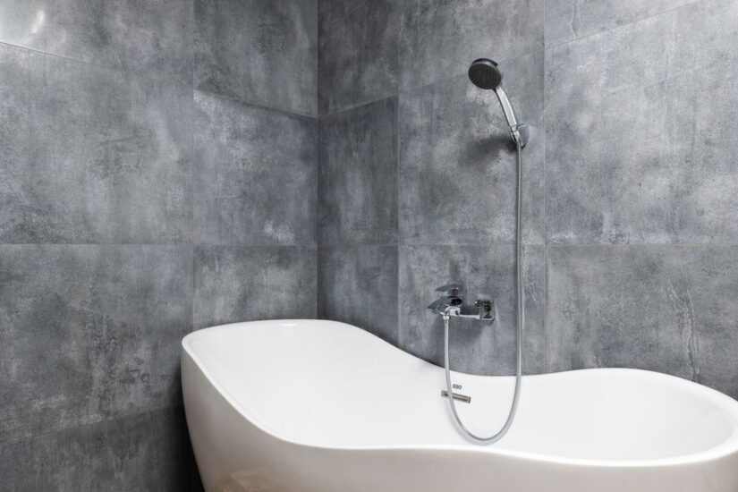 Bathtub overflow leak